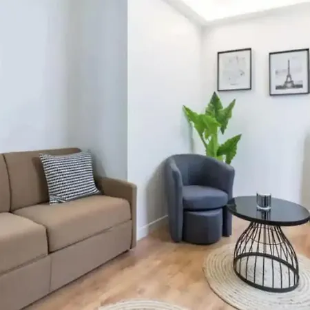 Apartment Roses Montmartre De Charme 2br *